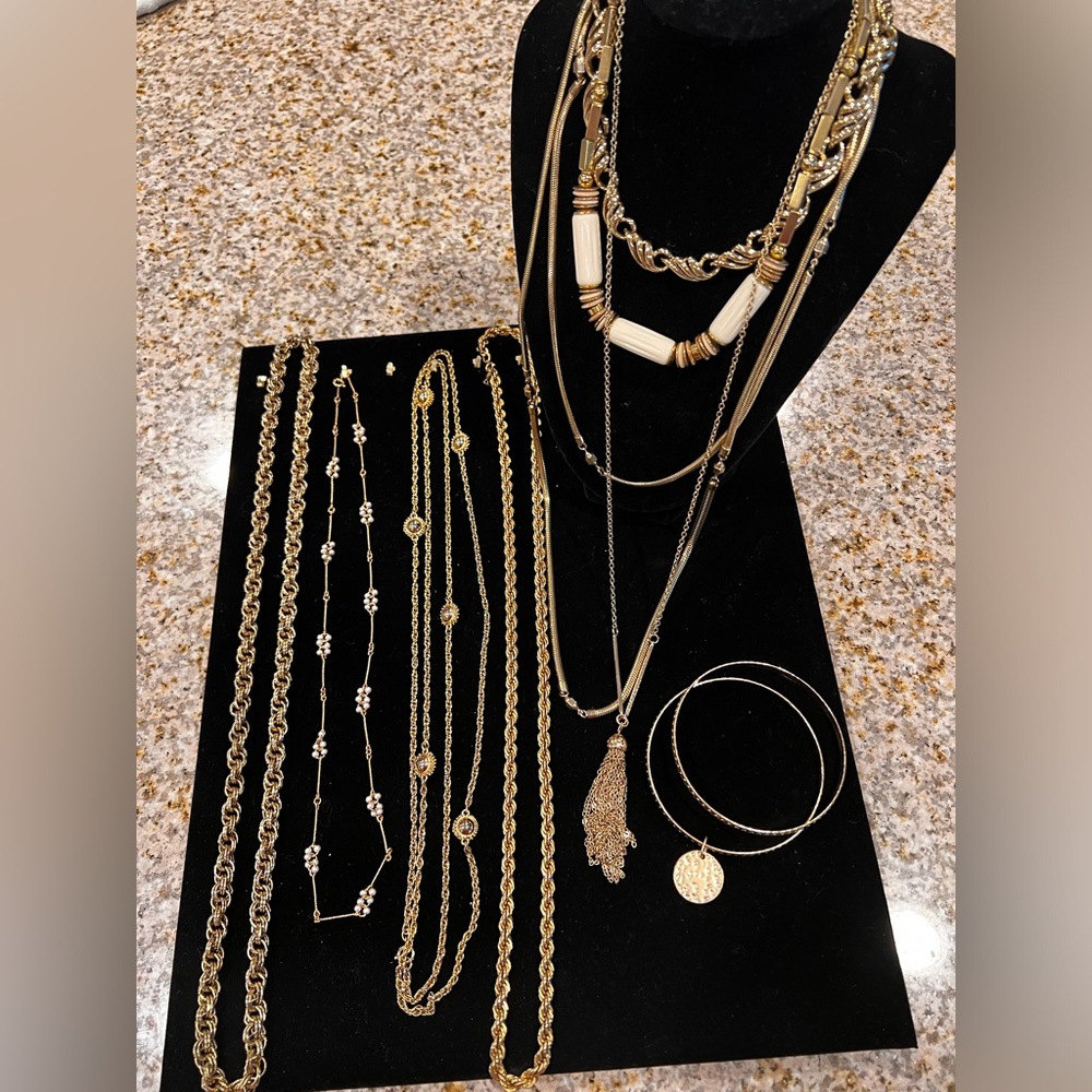 12 piece gold tone jewelry lot
